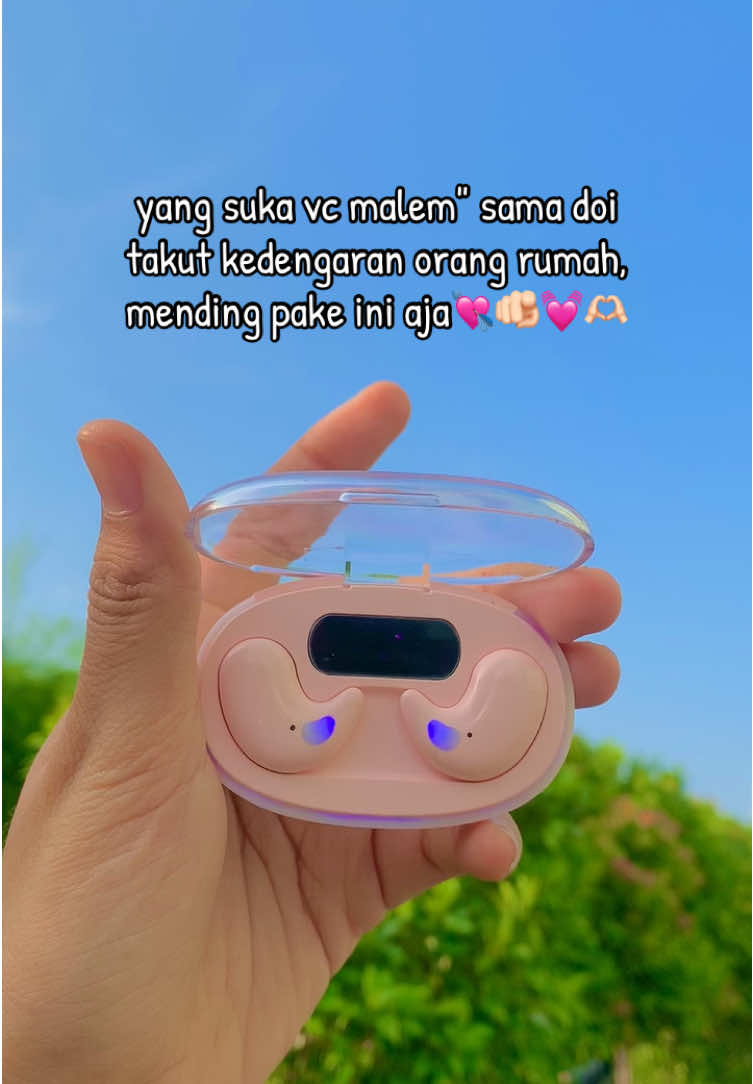 Mau posisi tidur miring pun gajadi halangan ga ganjell bestii🫵🏻😍 #x55sleepingearbuds #antiair #x55 #headset #sleepingearbuds #fyp #trending #foryou 