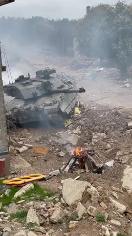 📹: A Challenger 2 main battle tank apart of the Royal Tank Regiment in the UK taking part in a training exercise. 2024.  Or rather; 