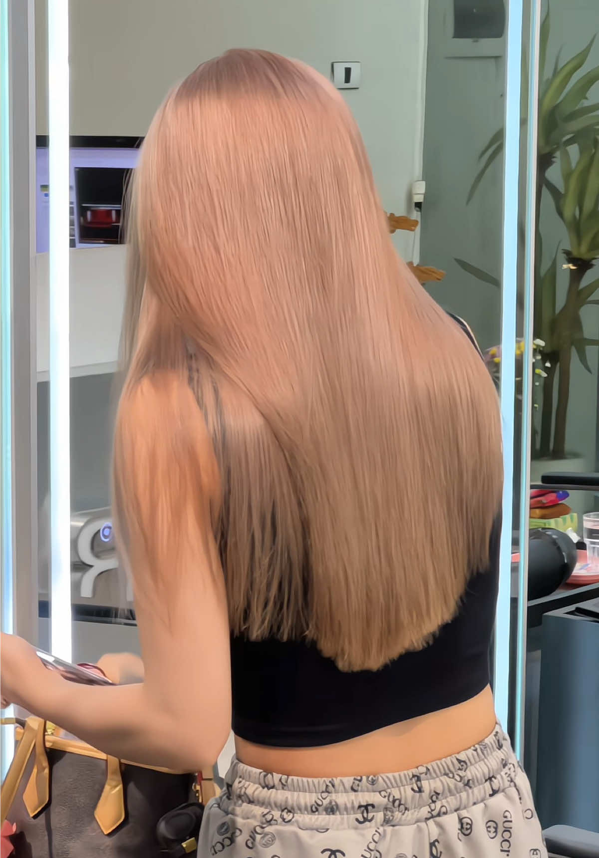 Màu nâu hồng trà sữa hot hit 2025 Không cần filter – tóc vẫn óng mượt, lên màu chuẩn salon 💁‍♀️ Nhuộm một lần, auto “dính like” 🧋💗 👉 Tag ngay bạn thân rủ đi làm tóc liền nha! 🎯 Hashtag đề xuất: #NâuHồngTràSữa #HairColorTrend2025 #NhuộmTócĐẹp #TócĐẹpTikTok #TócNữĐẹp #HairTransformation #MilkTeaBrown #SalonĐẹp #TócÓngMượt #mouhairsalon #XuHướngTóc2025 #tmmouhairsalon #thaiminmouhair #fyp #viral #foryou 
