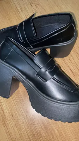 back to school ✅ #foryoupage #fypage #fyppppppppppppppppppppppp #loafers #shoes #ordernow #outfitideas #japanese #backtoschool 