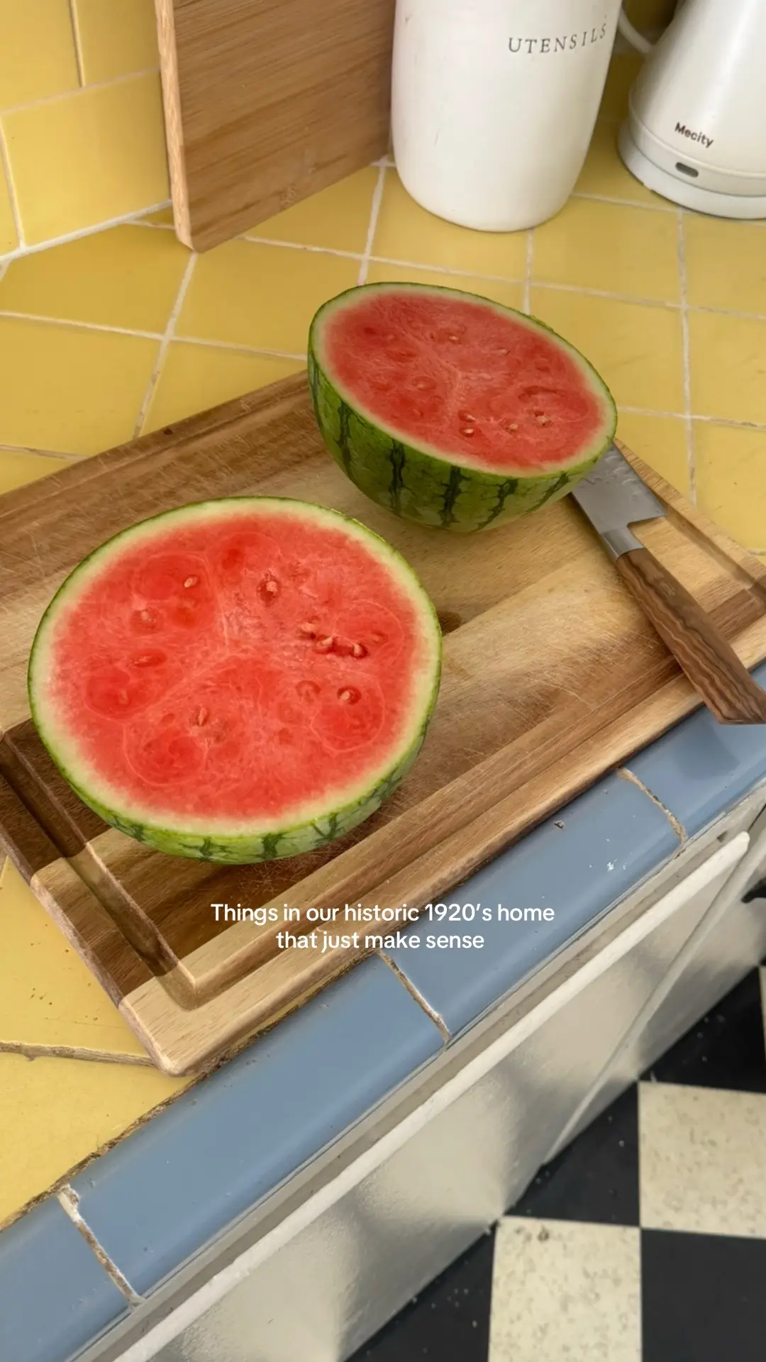 Let me know your favs #historichome #justgirlythings #1920sapartment #feminine #newapartment 