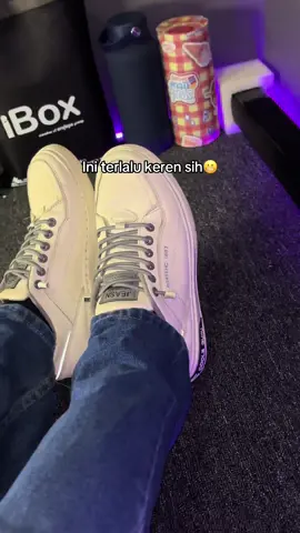 Nih yg lagi cari sepatu yg bisa nyala#rekomendasi #sepatukekinian #sepatukeren #keceabis #fyp 
