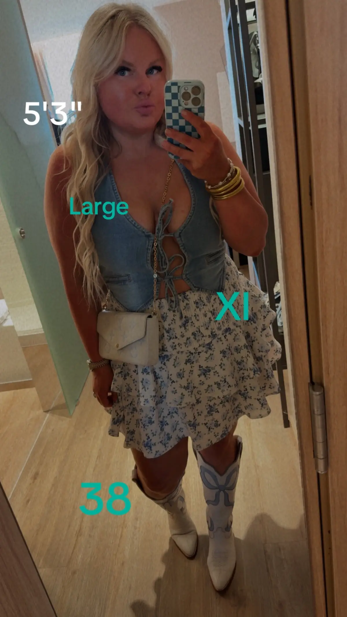 I love my big mama body. 👏😎🫶 I'm more confident than my 20s because my body has done amazing things & given life to 3 beautiful babies. 🫶 working everyday to be a better version of myself 