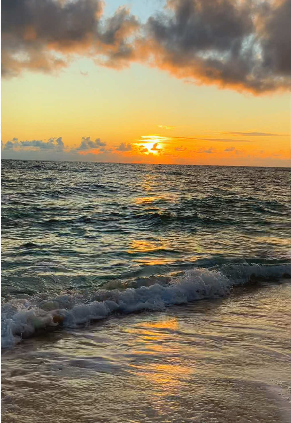 #marampit #talaud #talaudpunya #beachvibes #sunset #sulut #sky 