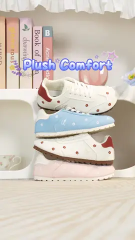 Super cute shoes#trendyshoes #corollashoes #Corolla #brandfiesta#schoolshoes #corolla 