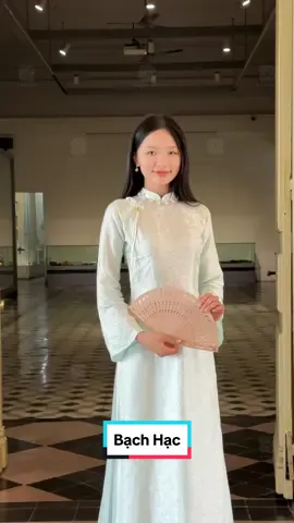 BẠCH HẠC🤍  Chất vải tơ tằm hoa trà với tone màu xanh lạ mắt, phối cùng charm, ngọc trai và kim sa tạo nên tổng thể vô cùng sang trọng, thanh lịch 🌸🌸 #aodai #MARYMY #aodaithietke #aodaicaocap #aodaicachtan #viral #xuhuong 