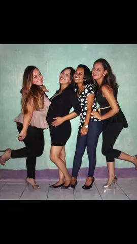 10 años después primas unidas y con vidas muy distintas pero nos amamos igual o más ❤️ #antesydespues #familia #primashermanas💞👯🏻‍♀️💫 