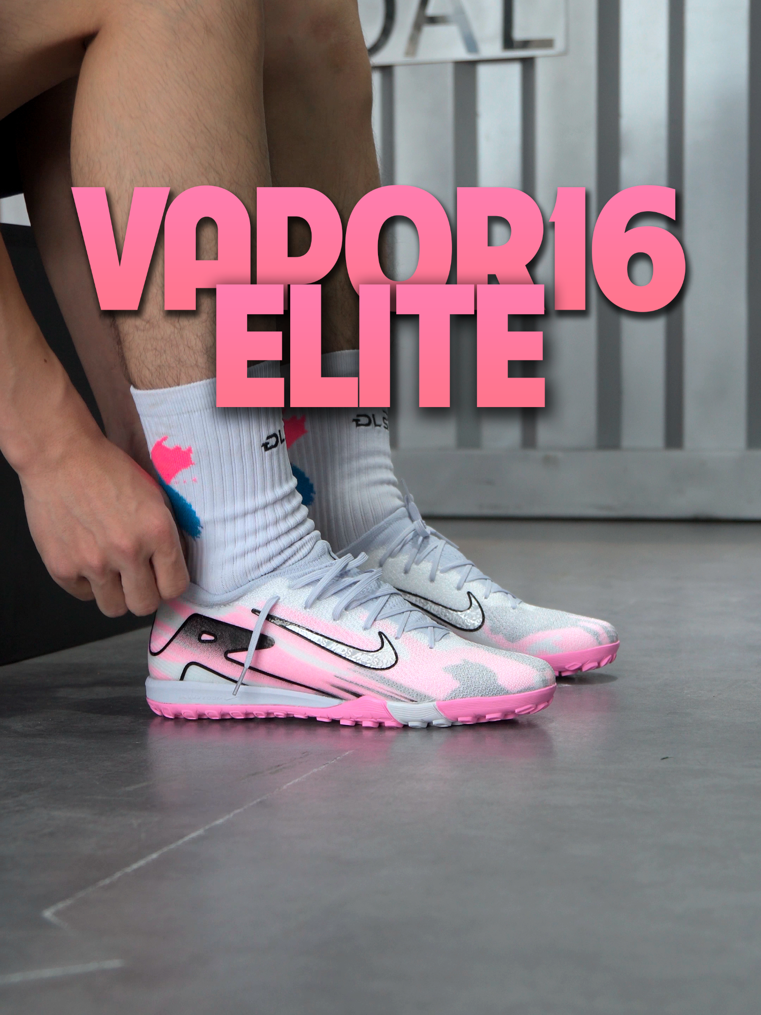 Trên chân Vapor 16 Elite v2 xám hồng#dinhlucsoccer #dinhlucreview #giaydabanh #giaydabong #football #footballtiktok #xuhuong #xuhuongtiktokk #vapor16 #vapor16aca