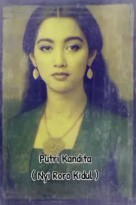 Nyi Roro Kidul Nyai Roro Kidul dipercaya berasal dari kisah seorang putri kerajaan yang dikutuk atau mengalami penderitaan hingga kemudian menghilang ke laut dan menjadi penguasa Laut Selatan (Samudera Hindia). Salah satu versi yang populer menyebutkan bahwa ia adalah: Putri Kandita, putri dari Raja Munding Wangi (Kerajaan Pajajaran), yang disingkirkan oleh permaisuri karena kecemburuan. Setelah mengalami penderitaan dan penyakit aneh, Kandita bermeditasi dan kemudian menghilang ke laut, berubah menjadi sosok sakti bernama Nyai Roro Kidul. --- Kekuasaan Nyai Roro Kidul dianggap sebagai penguasa gaib wilayah Laut Selatan Jawa. Ia diyakini memiliki kerajaan spiritual bawah laut, lengkap dengan pasukan jin dan makhluk halus. Dalam kepercayaan tradisional, ia menjaga keseimbangan antara dunia manusia dan dunia gaib. --- Hubungan dengan Keraton Nyai Roro Kidul diyakini memiliki hubungan spiritual khusus dengan raja-raja Mataram, khususnya Kesultanan Yogyakarta dan Surakarta. Dalam beberapa upacara adat, seperti Labuhan, persembahan dikirim ke laut sebagai bentuk penghormatan kepada beliau. --- Ciri Khas & Larangan Sering digambarkan mengenakan kebaya hijau. Oleh karena itu, ada larangan tidak tertulis bagi pengunjung pantai selatan (seperti Parangtritis) untuk tidak memakai pakaian hijau karena dipercaya bisa 