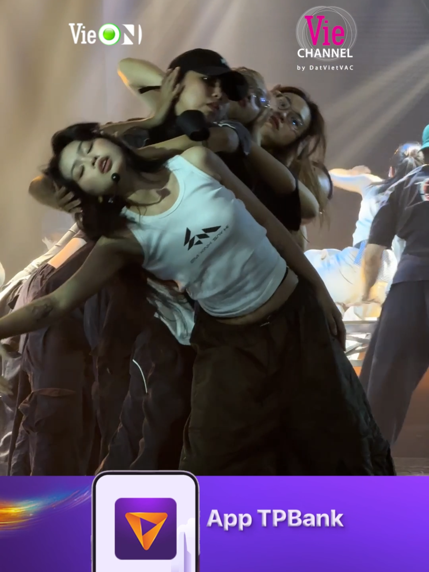 Rehearsal nhưng mấy em xinh vẫn thả hồn nhưng những trái tim dang dở #EmXinhSayHi #EmXinh #EXSH #VieON #VieChannel #DatVietVAC #DauTruongGiaToc #52HZ #ORANGESINGER #MYMY #CHAUBUI #PHAPKIEU