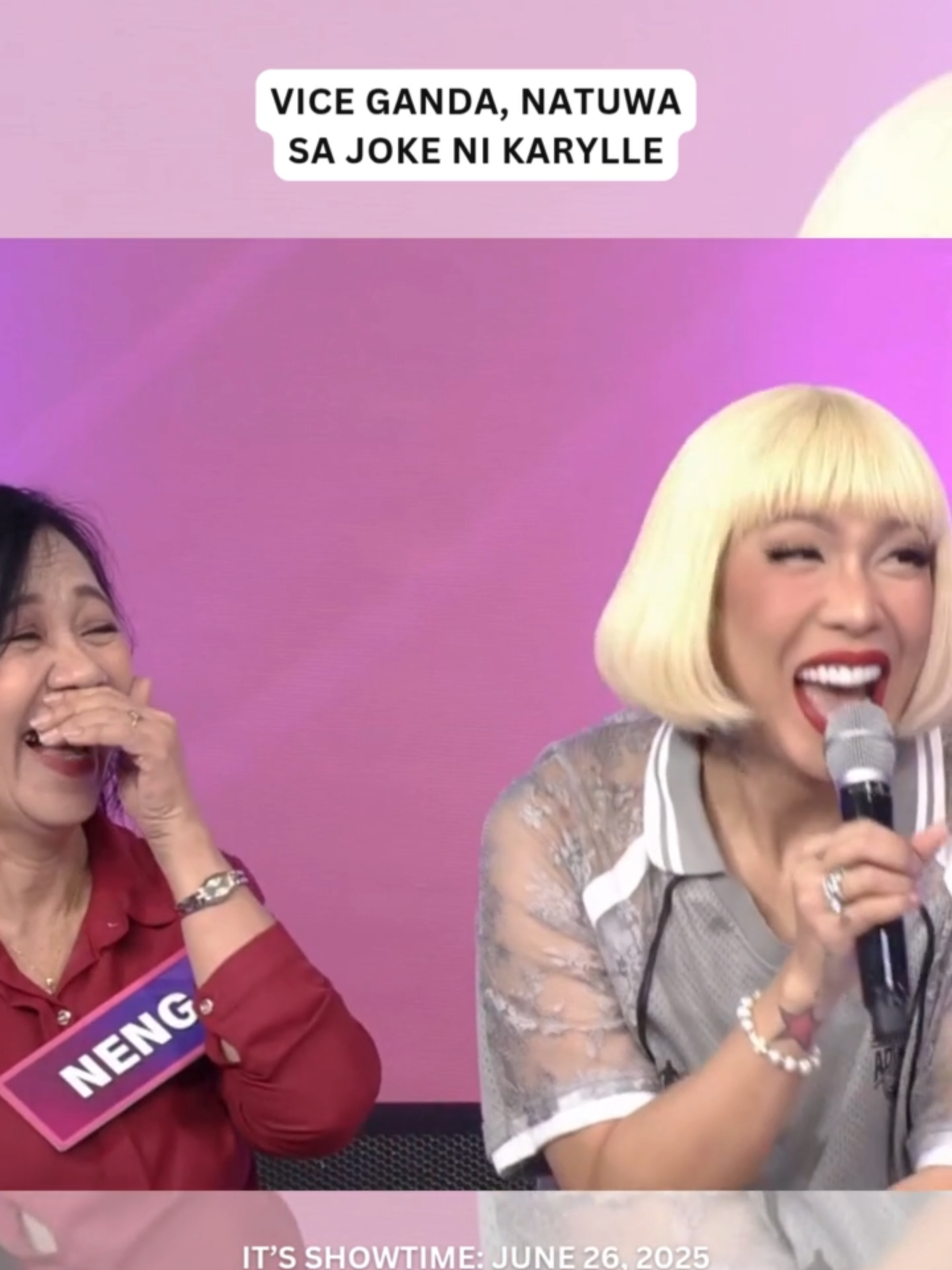#ItsShowtime #Highlights: Binigyan ni Vice Ganda ng isang slice ng Pianono si Karylle dahil natuwa siya sa joke nito. Bawi ka na lang sa susunod, Kuys Vhong! 😂 Watch #ItsShowtime every 12:00 p.m. from Monday to Saturday on GMA. #gmanetwork #kapuso #fyp #viceganda #vhongnavarro #jhonghilario #karylle