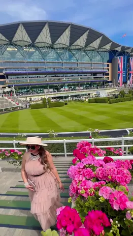 A truly regal moment at Royal Ascot 👑🇬🇧 Witnessing the King and Queen arrive in style tradition, elegance, and history in motion. #RoyalAscot #KingAndQueen #RoyalMoment #BritishTradition #AscotElegance #RoyalsInStyle #RoyalCarriage #ClassicBritain #MonarchMagic #Ascot2025 #EleganceInMotion #CrownAndGlory
