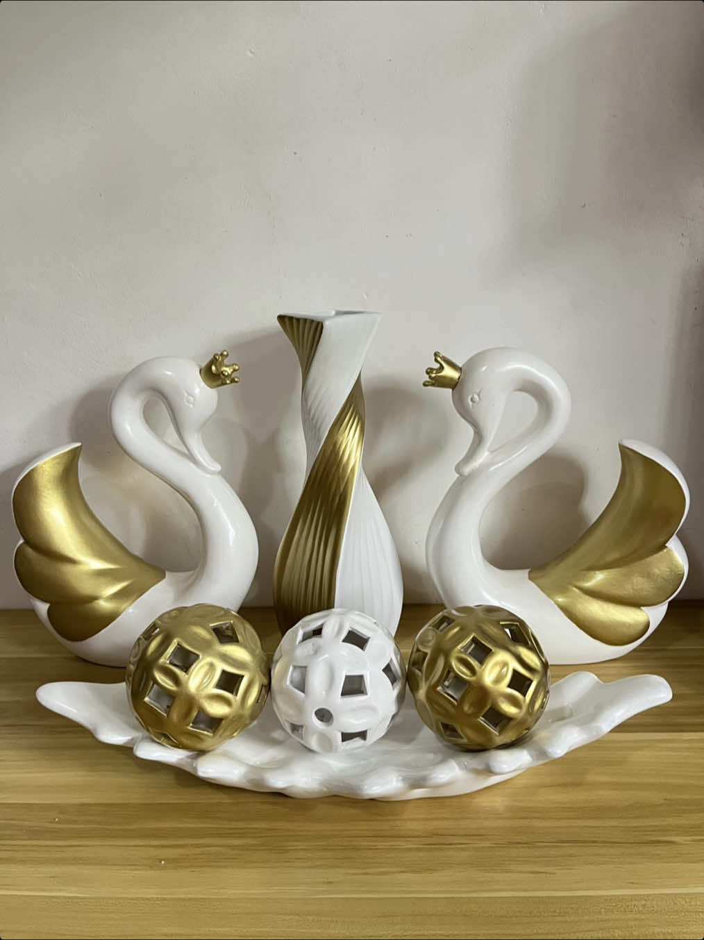 🚨 New Swan Set ‼️ Message us for orders 🥰🦢🦢 #homedecor #display #fyppppppppppppppppppppppp #fypシ 