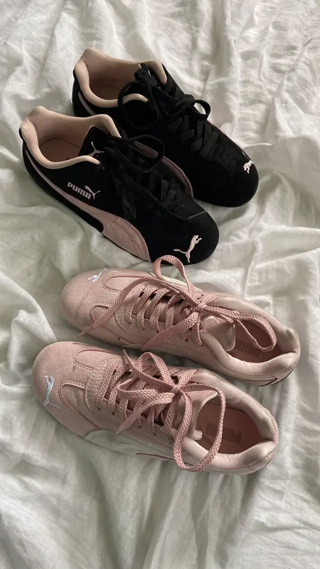 𝖮𝗎𝗋 𝖧𝗂𝗀𝗁𝗅𝗒 𝖣𝖾𝗆𝖺𝗇𝖽𝖾𝖽 𝖯𝗎𝗆𝖺 𝖲𝗉𝖾𝖾𝖽𝖼𝖺𝗍 𝖨𝗌 𝗇𝗈𝗐 𝖡𝖺𝖼𝗄 𝗂𝗇 𝖲𝗍𝗈𝖼𝗄 🫧 •Colors ~ Baby pink, Black/Pink •Sizes ~ 36,37,38,39 LIMITED STOCK 📌 #fyp #fypシ #speedcat #speedcatshoes #pumasuede #pumashoes #dupes #highcopy #pinkspeedcat #blackandpink #shoes #sneakers #shoelover #sneakerlover 