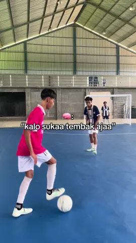 Tembak tidak yaa 😌 #futsalindonesia #futsal #trending #fyppppppppppppppppppppppp #fyp #lewatberandafyp #football #fypシ #4u #xyzbca
