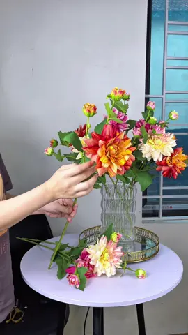 Hoa thược dược đó #dyndecor #trangtrinhacua #hoaluacaocap #hoagia #hoathuocduoc 