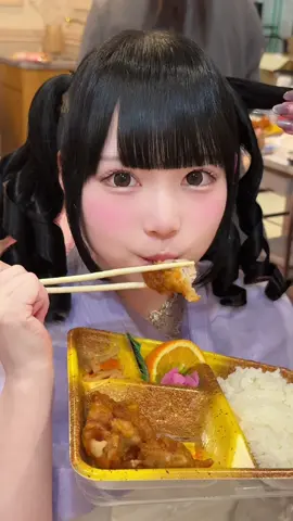 MV撮影中のもぐもぐアイドル💭🍱🥢 @おとぎりるむ @れにゃんこ @百宮みも @あすま りのあ @どっかちゃん @もゆち  #ドレスコード #プリンセス育成計画 #ドレコ #ヒロインズ #アイドル