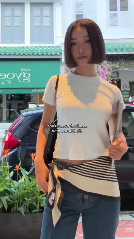 Back home in Singapore and feeling right at ease 🤍✨ I love going all-out with pretty, glamorous looks when I’m on vacation — but when I’m home, it’s all about that effortless, casual chic. Dressing up or dressing down, I always go with what feels right for me. #OOTD #singapore #casualchic #scarfstyles 