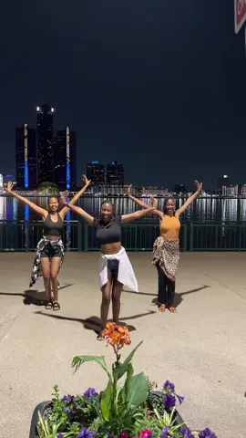 @Munseeee_ @H.M  🎥@idvn___ #rwandatiktok🇷🇼 #ngwinomama#traditionaldance #ibihangange🇷🇼 