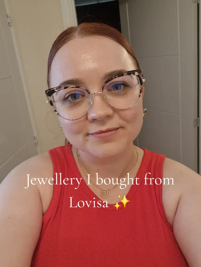 A new Losisa store has opened in my town, so I had to go check it out and buy a few pieces. So excited to style these 😍 #jewellery #lovisa #accessories #shoppinghaul 