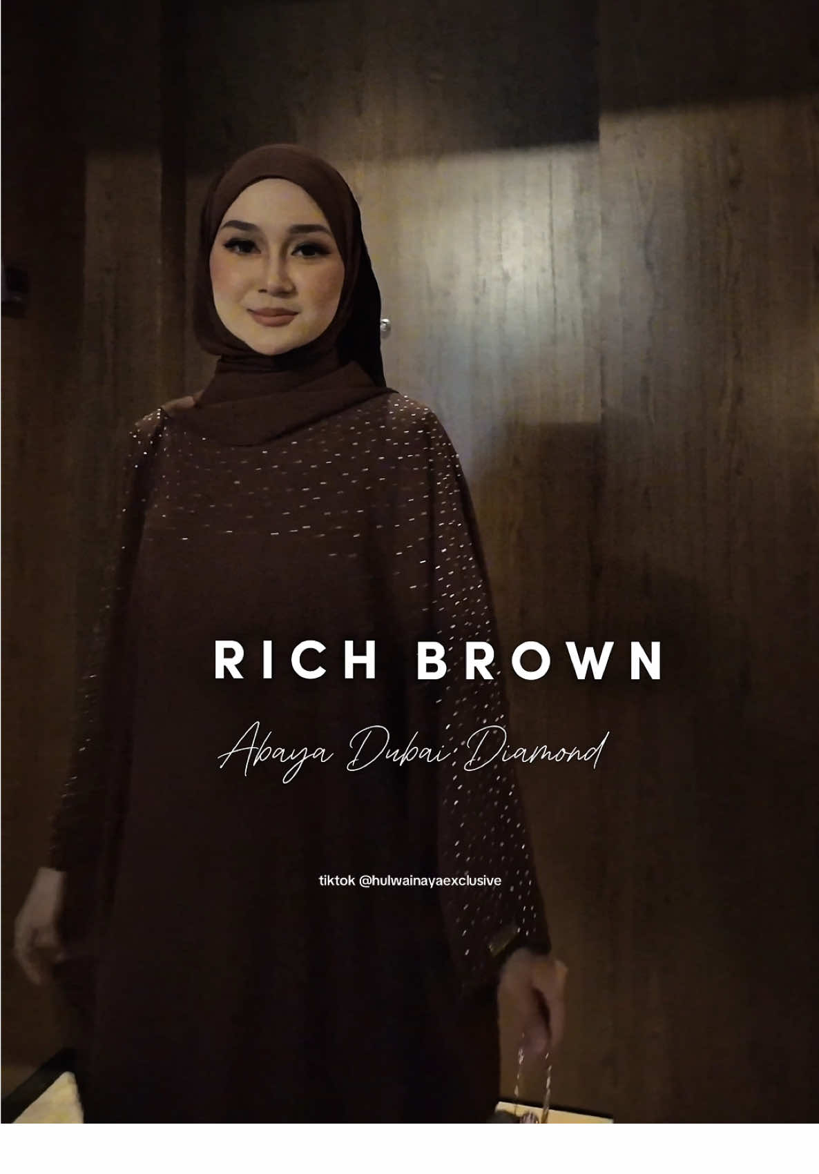 Abaya, but make it Dubai. 🔥😎 dah grab belum rich brown? #hulwainayaexclusive #hulwainaya #abayadubai #abayagirl 