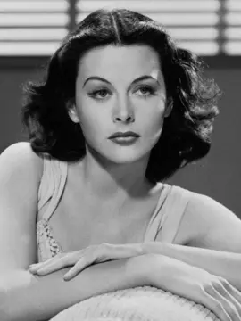The most beautiful and intelligent woman #vintage #hedylamarr #hedylamarredit #oldhollywood #filmclips #foryoupage #blackbeauty 