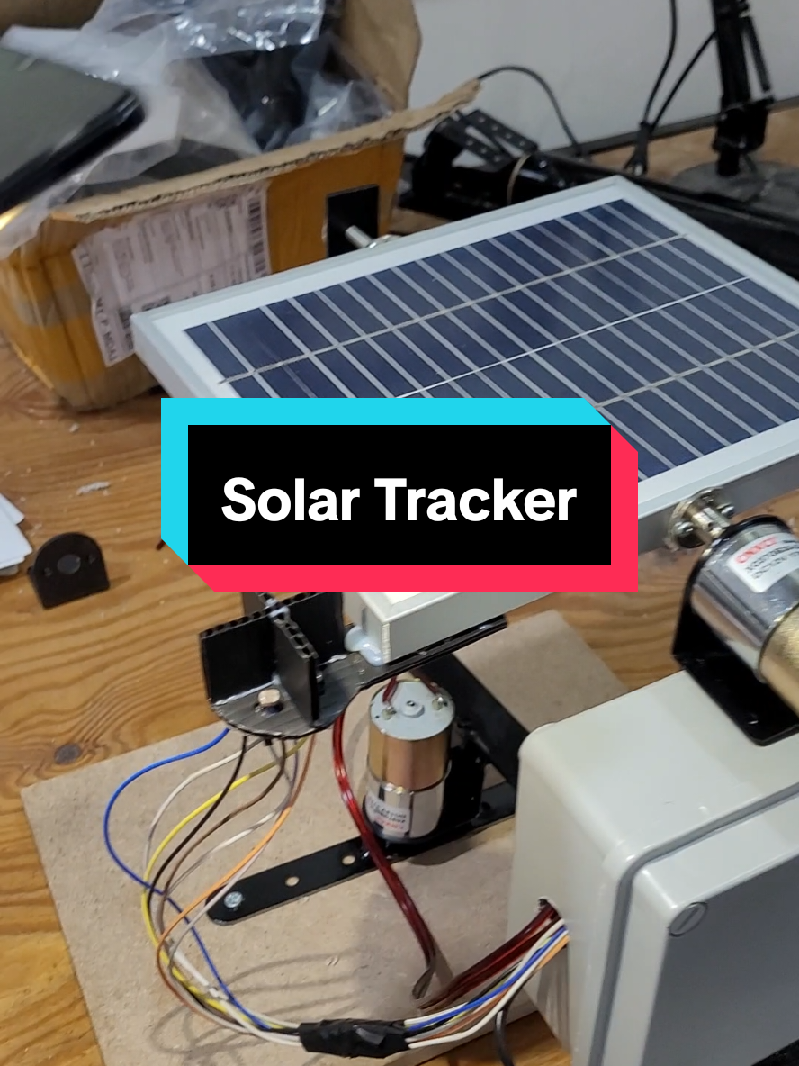 Dual Axis Solar Tracker Robot using Arduino #solar #solarpanel #robotic #rbt #coding #finalyearstudent #rekabentukteknologi #arduino #fyp #tempahprojekfyp #technology #macgyver #inovasi #tempahprojekelektronik #projektahunakhir 