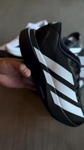 #sepatu #sepatulari #sepaturunning #sepatuadidas #adidasadizero #adizeroevosl 