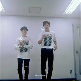 This might be the official fanchant for tender love #baekhyun #chanyeol #exo #weareoneexo #exol 