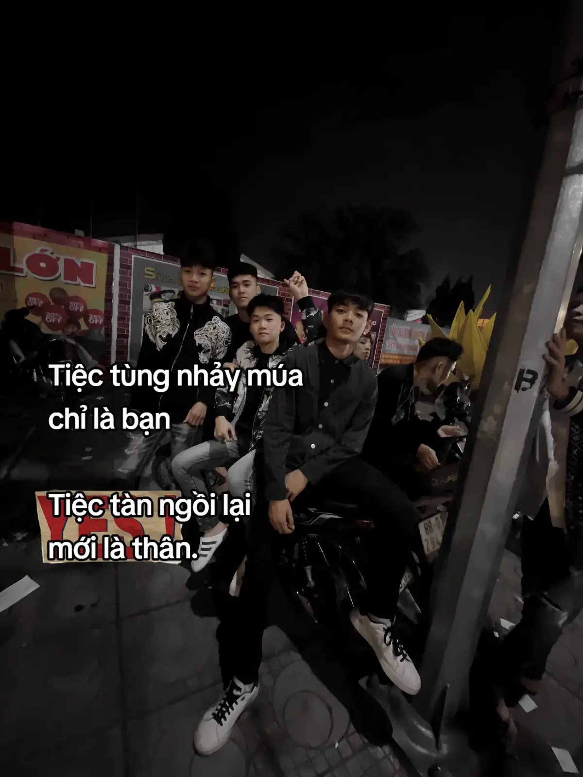Bạn à ! Cho dù sau này có ra sao thì chúng ta vẫn mãi là anh em nhé ! Giàu ta chơi với nhau kiểu giàu , nghèo thì ta  chơi với nhau kiểu nghèo . Miễn đừng quên nhau là được ! #xuhuongtiktok #xuhuong #tinhanhem #viral #trending #abcxyz #xyzbca #xh #xh #xh #fyp  @Vũ Chungg @a ‘and. ‘duz @kẻ trêu đùa tình yêu 😭 