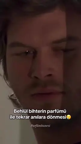 DOLCE & GABBANA The One - Eau de Bayan Parfumu❤️‍🔥 @parfumhanesi  📍Önemli Not Ürün Kalitemiz İthal Yurtdışı Ürünleridir Sağlığınıza Ve Cildinize  Zararlı Kalıcı Olmayan Merdiven Altı  Ucuz Ürünler Bizde Bulunmamaktadır❤ ⚜️2017’  den beri 📱WHATSAPP 7/24 05550040515 İçerik: Duygulara hitap eden ve zamansız Dolce & Gabbana The One Eau de Parfum, Dolce & Gabbana kadınının özüdür. Bu oryantal çiçeksi koku; çağdaş meyve bileşenlerini, parfümörün klasik beyaz çiçek paleti ile birleştirir. Koku, lychee ve şeftali notaları ile harmanlanmış bergamot ve mandalina ile açılır. Kalbinde, beyaz zambağı şehvetli bir yoğunluğu ve kadınlığı ifade eder. NOTALAR: Üst Notasında; Bergamot, Mandalina, Liçi, Şeftali Orta Notasında; Beyaz Zambak, İnci Çiçeği, Yasemin Alt Notasında; Vanilya,Amber, Misk Amber, Vetiver, Erik Koku Ailesi: Oryantal Çiçeksi #bihterziyagil #behlül #parfumviral 