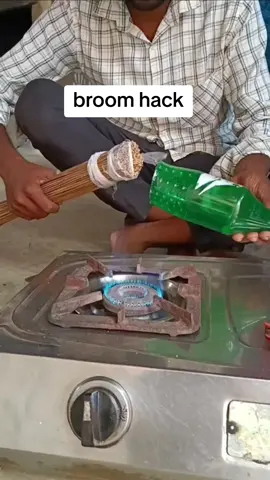 how to arrange and preserve your broom from scattering#hack #kitchenhack #buildinghacks #homehacks 