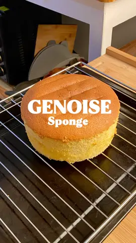 Sebenernya, resiko bolu bantet tuh bisa banget diminimalisir atau bahkan dihilangkan kalau pakai emulsifier atau baking powder. Tapiii… kalau untuk cake yang dipanggang, aku pribadi lebih suka tanpa tambahan bahan-bahan itu. Bukan karena anti yaa, cuma… rasanya tuh lebih clean, lebih ringan di lidah dan… entah kenapa, lebih nyaman juga di kerongkongan (?) 😂 Ada yang ngerasa gitu juga nggaa? Kecuali kalau kukus ya, itu beda cerita. Karena metode kukus tuh lebih tricky, jadi kadang bantuan emulsifier atau baking powder itu bikin hasilnya lebih aman dan stabil✨ _____ RESEP untuk loyang 15 cm tinggi 7 cm 3 butir telur segar, suhu ruang 90 gr gula pasir 1 sdt vanilla extract (opsional) 75 gr terigu protein rendah + 15 gr maizena 20 gr unsalted butter, lelehkan 15 ml susu cair, opsional biar lebih moist  #genoise #genoisecake #spongecake #bolu #bolupanggang 