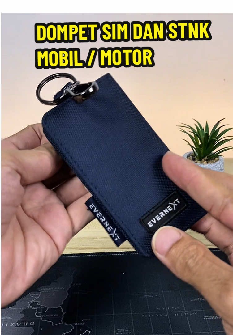 Dompet kunci simple dan elegan ini WORTH IT banget! STNK dan SIM bisa sekaligus masuk rapi semua. Modelnya keren, cowok banget dan bahannya premium! Nggak akan nyesel beli, apalagi harganya cuma segini 👇 Cek dikeranjang kuning sebelum kehabisan!  #DompetKunci #DompetSTNK #GantunganKunciMobil  #AksesorisMobil  #DompetKunciSIM #WIBGajian  #SatuKontenTiapHari 