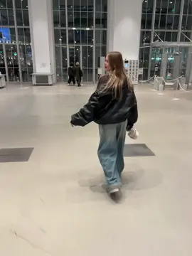 Olya's leg is limping #mishanavernoe🇷🇺 #4u #fypシ゚viral #moots? #fyppppppppppppppppp 