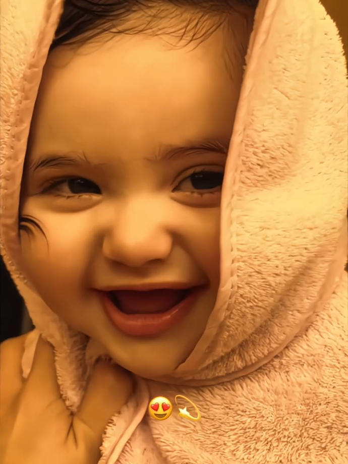 Cute Baby 😘🥀❤️‍🩹🎧 #fyp #viral #viralvideo #lovestory #feelings #Love #Love #lovesong #trending @🎀 WAQAS EDITHZ 🎀 