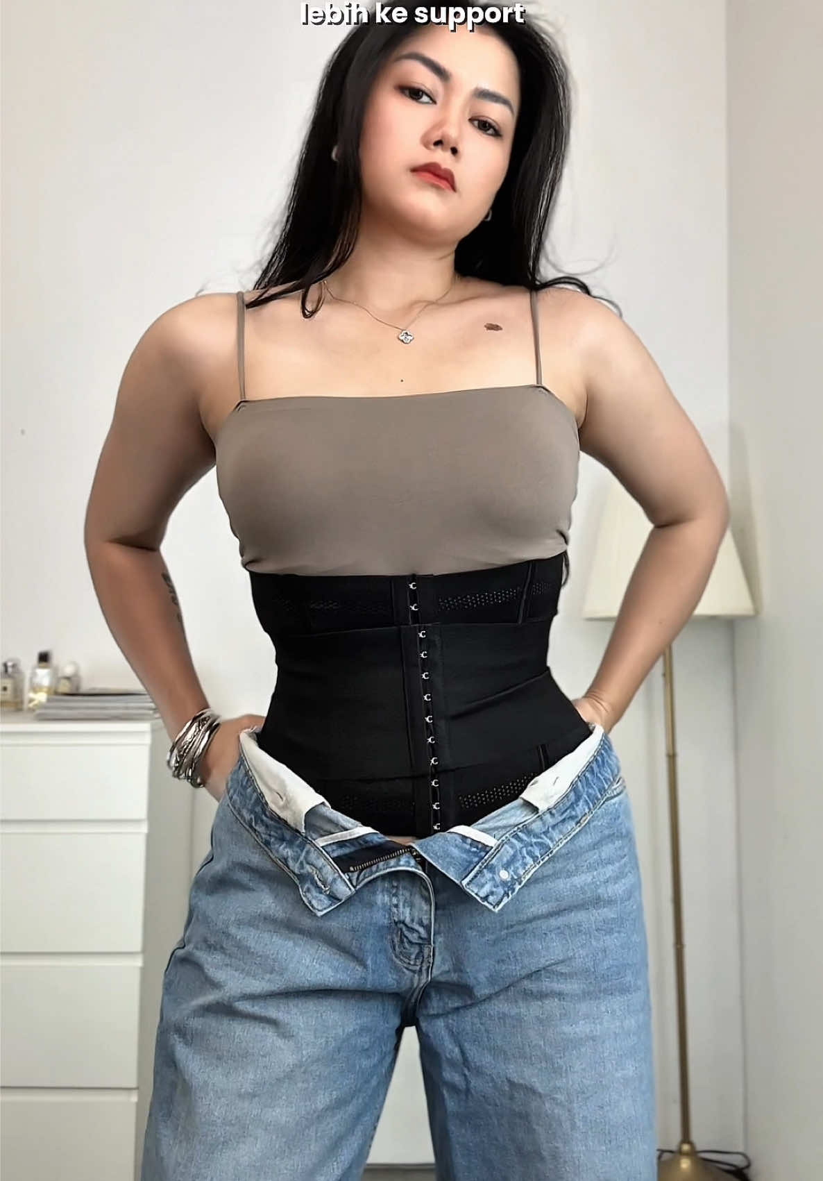 My one & only waist trainer @joybasic.id yang nyaman & gak bikin sesek, jadi gak ada alasan buat males pake👌🏼✨ #waisttrainer #korset #Outfitideas #joybasicpaydaysale #WIBgajian #waktuindonesiabelanja #Fyp 