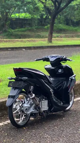 #aeroxblackgrey #aerox155 #r17style 
