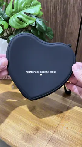 Heart shape silicone purse #siliconewallet #wallet #walletforwomen #coinpurse #purse #wallet 