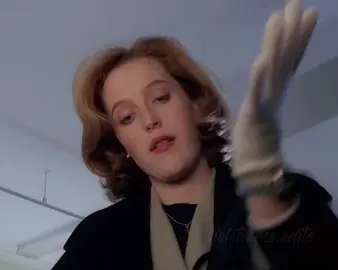 Scully leaping through the forest😭 #xfiles #danascully #foxmulder #edit #txf #gilliananderson #davidduchovny #comfortshow #funny  