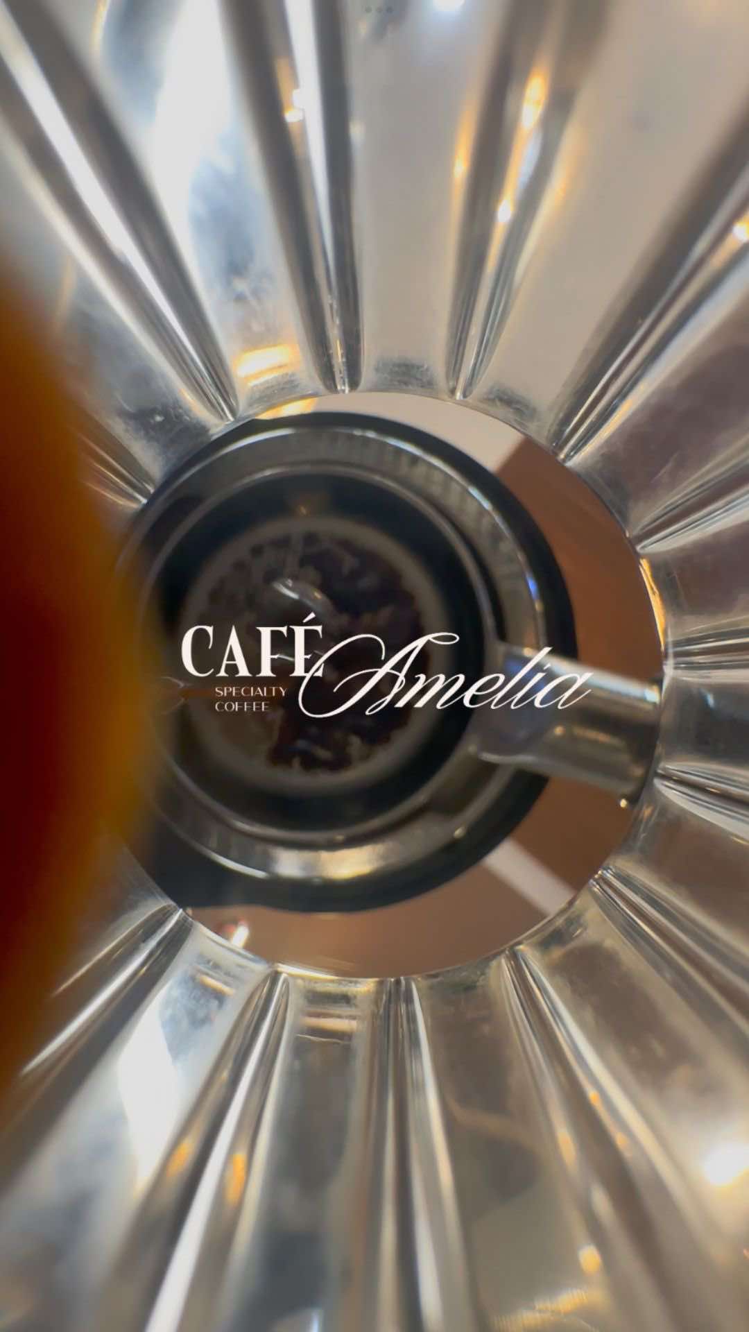 The step to your perfect drink begins with a single pull.☕️✨ Shot pulled by: @Keanu Miguel Inalisan  #cafeamelia #cafefindsph #tarasasouth #coffeelovers #coffeetime #CafeGoals #cafeph #fyp #ForYouPage #CafeAmelia #CafeCulture #taranasasouth #specialtycoffee #espressoshot 