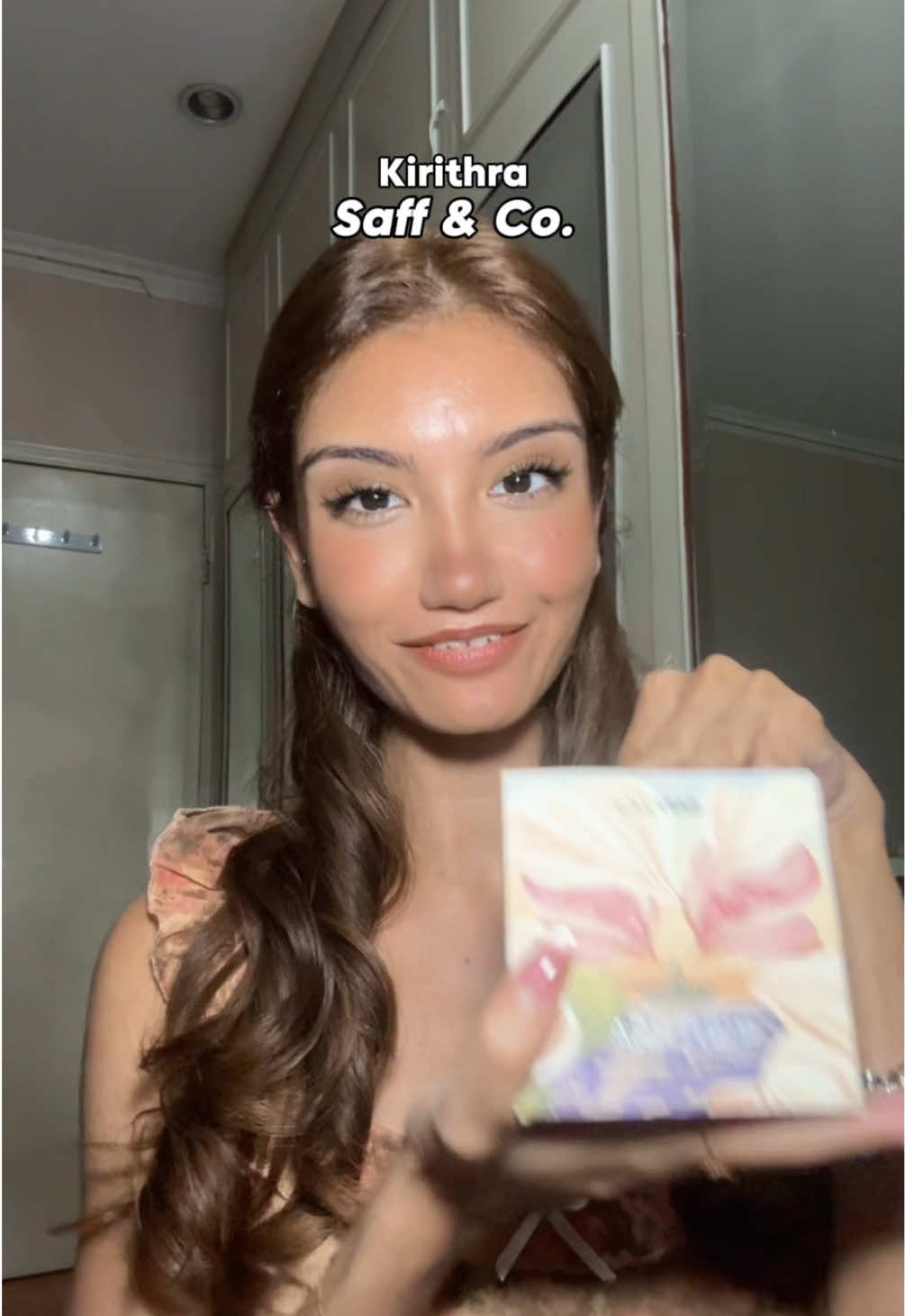 Replying to @liliumcandidump akhirnya aku bisa share ke kalian my thoughts on their newest fragrance, aku bukan penggemar aroma manis tapi this one is a beautiful creation😍   Product mentioned: @SAFF & Co. - Kirithra #parfum #parfumviral #parfumtiktok #parfumereccomended #parfumtahanlama 