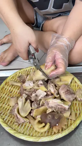 Kéo cắt gà tiện lợi
