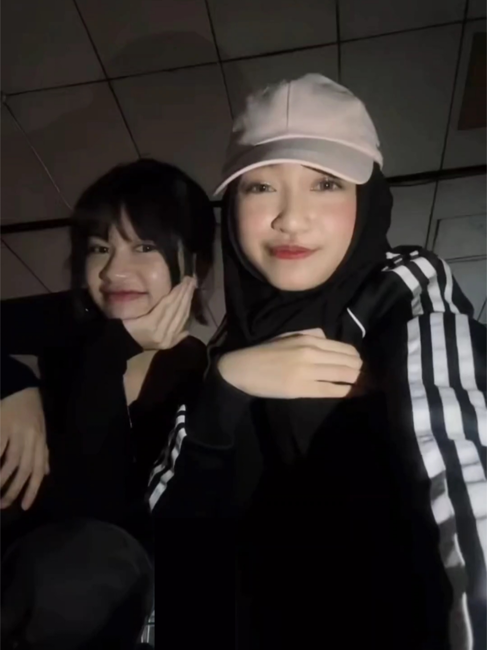 bad desire 🦇 @enhypen  #kpopdance #kpopfyp #BadDesire #dancechallenge #engene #kpopcover #dancers #ENHYPEN #indonesia 