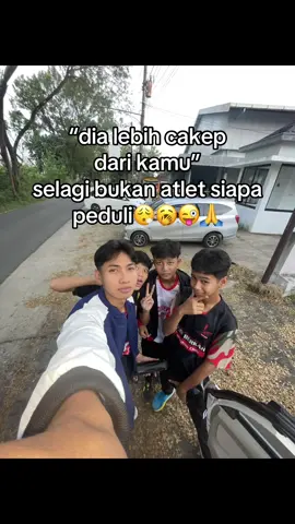 siapa peduli🤷‍♀️ #badminton #__49ilhammm #49gankk #badmintonindonesia #story #pbngudiberkah #kudus24jam #storybadminton #fyp #masukberandafyp #viral #pbnguber #xyzbca #4u #kudus #bismillahfyp 