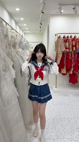 Who says we can't make it to the end #Graduationistheopeningceremonyoflife #Weddingdress #InsomniaBear #小柚奈 #koyuna2 