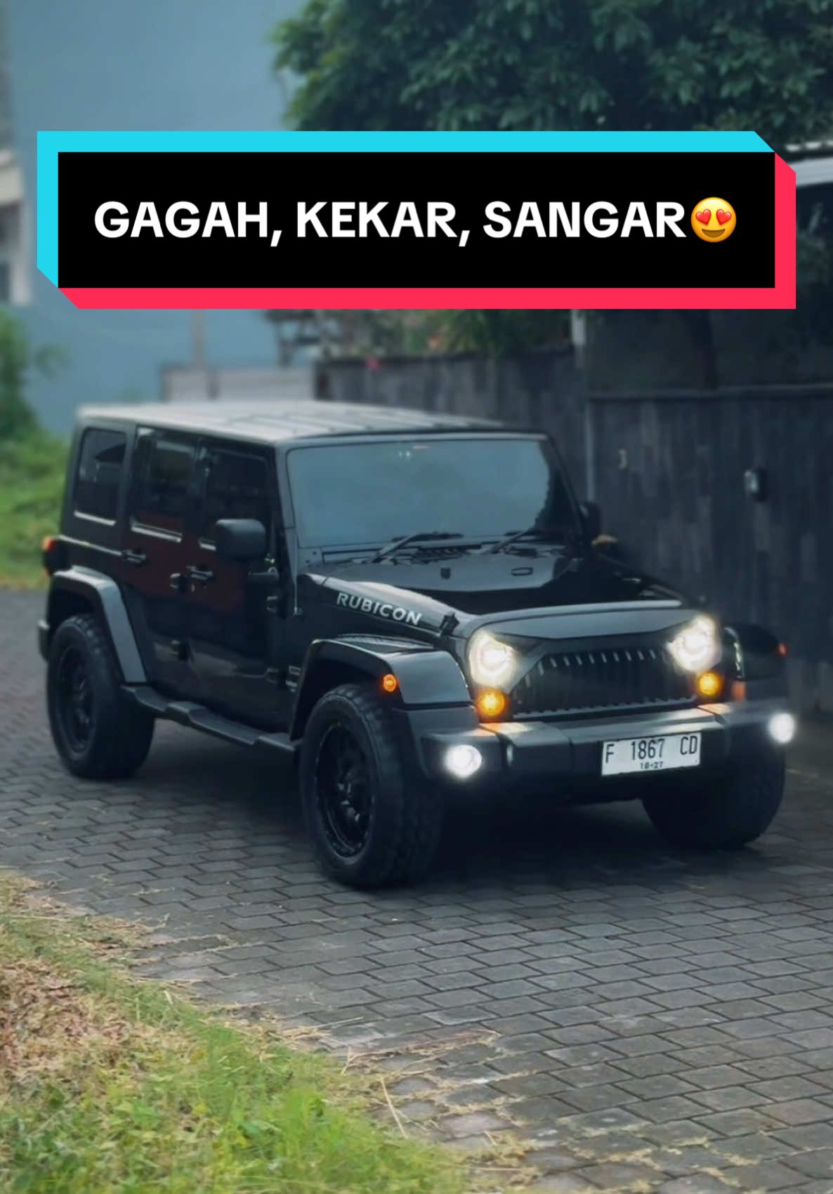 ‼️DIJUAL‼️ Jeep Wrangler 4X4 JK Sport 3.8 2011 PMK A/T Plat F Bogor (Pajak Hidup Panjang) Dokumen lengkap tersimpan  Nik 2010 - 2011 PMK  Odo Low 60rb on going Kondisi Super Istimewa  Sudah Detailing Luar/Dalam Record Service Garansindo Tangan Pertama Dari Baru Service dan Ganti Oli Komplit Baru 4X4 Responsif  Silahkan di cek sepuasnya , Buktikan kualitasnya. Harga dan kualitas berani bersaing Acc Modifikasi : - Shock Old Man Emu Nitrocharger Plus Original Australia - Double Steering Stabilizer Rough Country Original - ⁠Lampu Depan Model JW Speaker - ⁠Sein Depan LED - ⁠Fog Lamp Model JW Speaker - ⁠Stoplamp Upgrade JL - ⁠Velg HSR R20 + Ban Forceum MT 08 33x12.5  - ⁠Grill Angry Bird Blackdoff - ⁠Cover Fuel Tank Chrome Original Mopar - ⁠Soft Top Bawaan Wrangler - ⁠Kunci-Kunci Bawaan Wrangler - Cover Ban Serep Original Jeep - ⁠Peredam Panas Kap Mesin   Lokasi : Google Map 