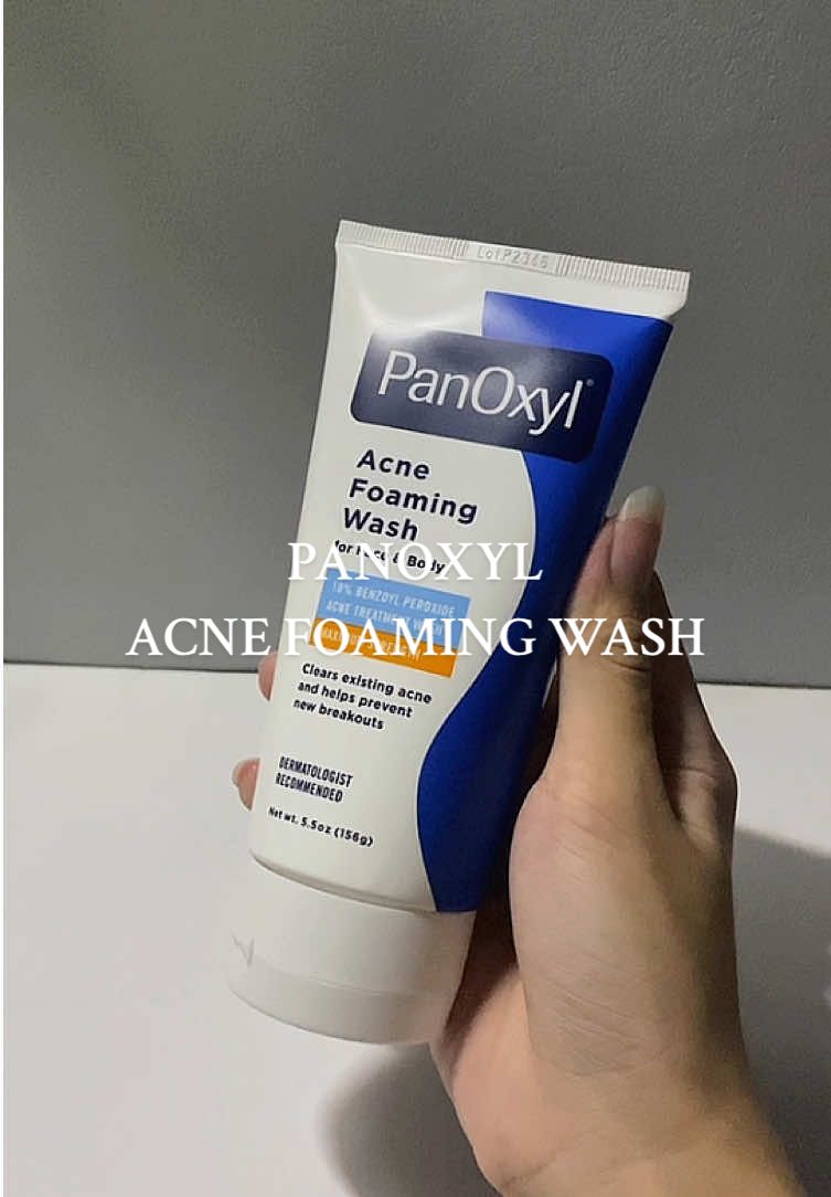 The texture of this PanOxyl Acne Foaming Wash is so satisfying! It's gentle yet effective. ✨ #panoxyl #panoxylfacewash #panoxylph #skincare #faceandbodywash #bodycare #skincaretips #skincarerecommendations 