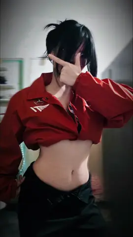 Là tôi, người chê con áo cà chua cho đã xong vẫn mua. Trông cũng cũng đi. =))) #gumayusi #t1win