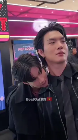 P'Boat nghiện hôn má đúng honggg moa moa😘 #BoatOat #โบ๊ทโอ๊ต #โบ๊ทยงค์ยุทธ #โอ๊ตภาสกร #boatyongyut #oatpasakorn